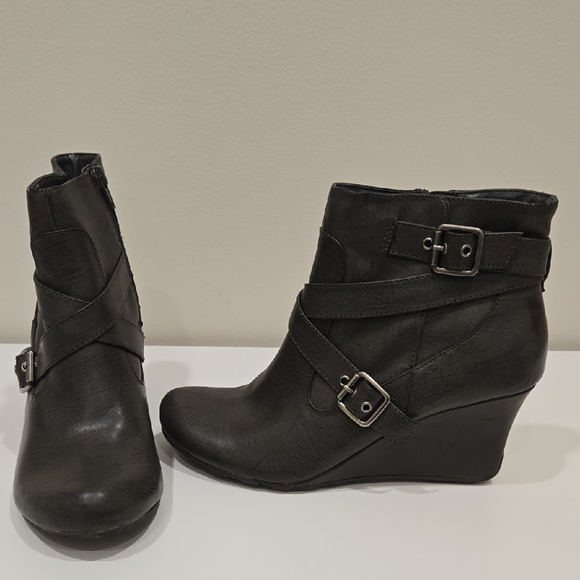 Kenneth Cole Reaction Shoes - Kenneth Cole Reaction Black Ankle Booties**Buy 2 Get 1 Free**